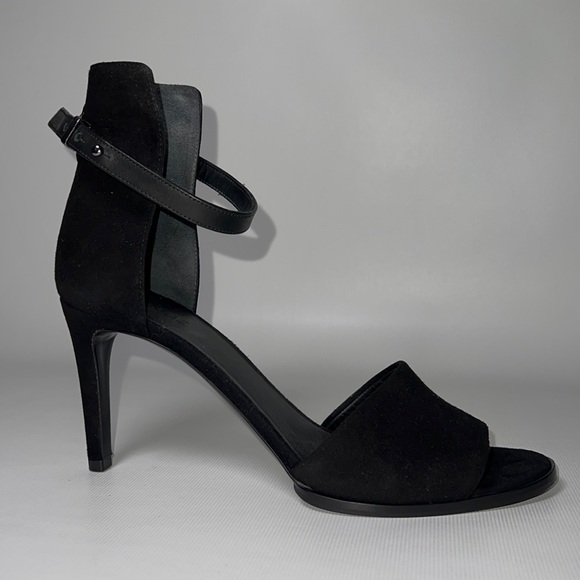 Vince Shoes - Vince Ankle Strap Heels - sz 39EU / 8US